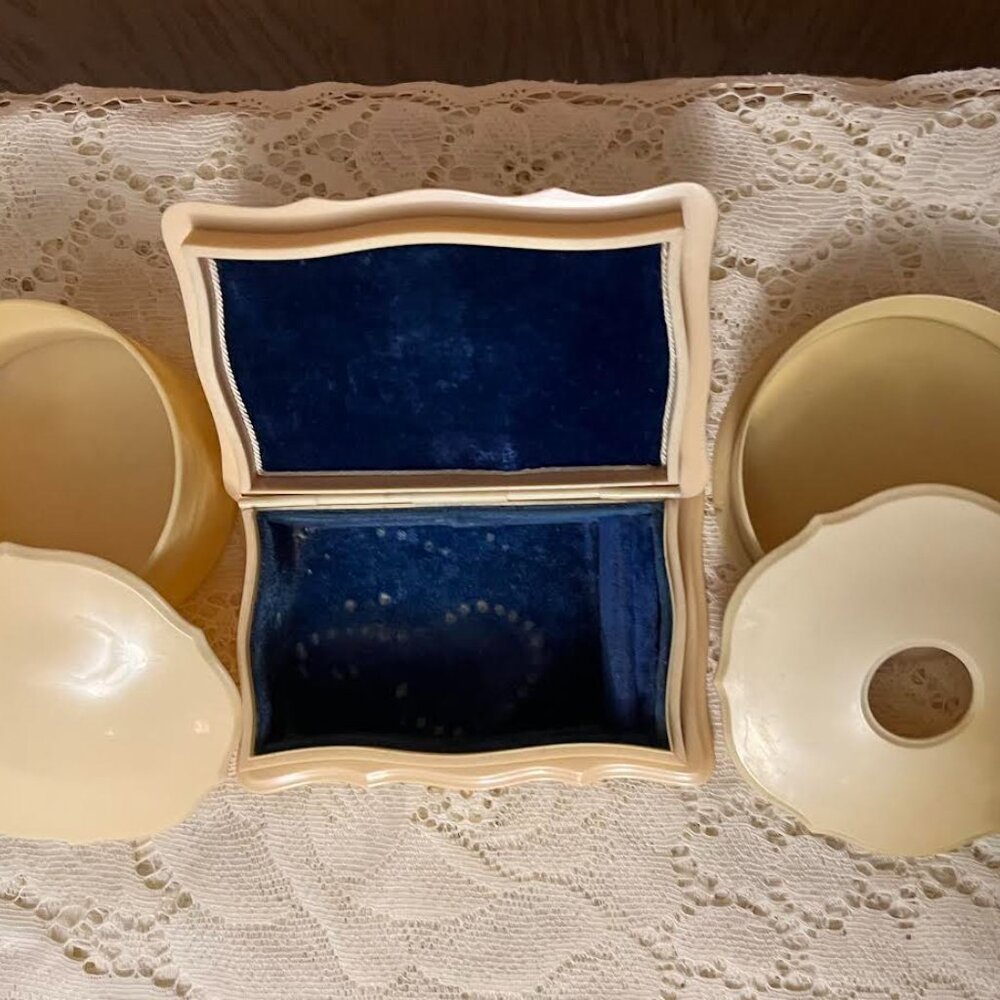 1930's Celluloid Dresser Set (IVORY PY-RA-LIN)/ Set of 3